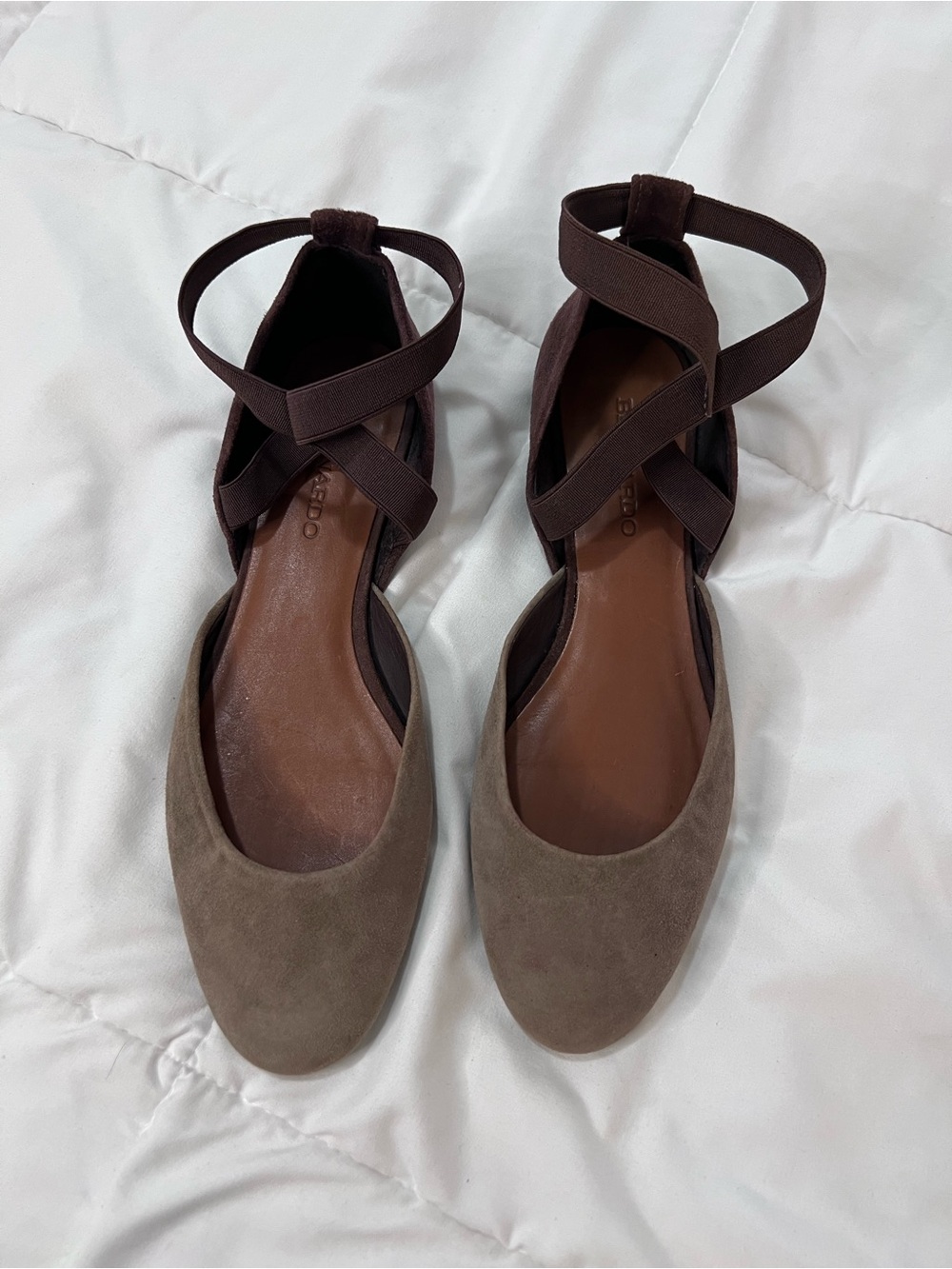 Bernardo Chocolate Brown Suede Pointed Toe Flats size 7.5